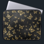 Glam Gold und schwarze Schmetterlinge Muster Laptopschutzhülle<br><div class="desc">Glam Schwarz und Gold Schmetterlinge in einem nahtlosen Muster. Modernes Luxus-Design mit weißen Glitzern.</div>