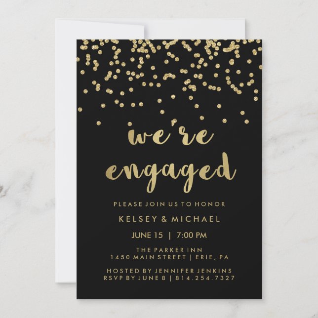 Glam Imitats Gold Confetti über Black Engagement P Einladung (Vorderseite)