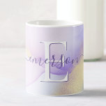 Glam Lilac Gold Abstrakt Paint Elegant Monogram Kaffeetasse<br><div class="desc">Diese abstrakte lila Aquarellfarbe und das goldene Imitat bespritzen den Hintergrund mit Ihren individuellen Details.</div>