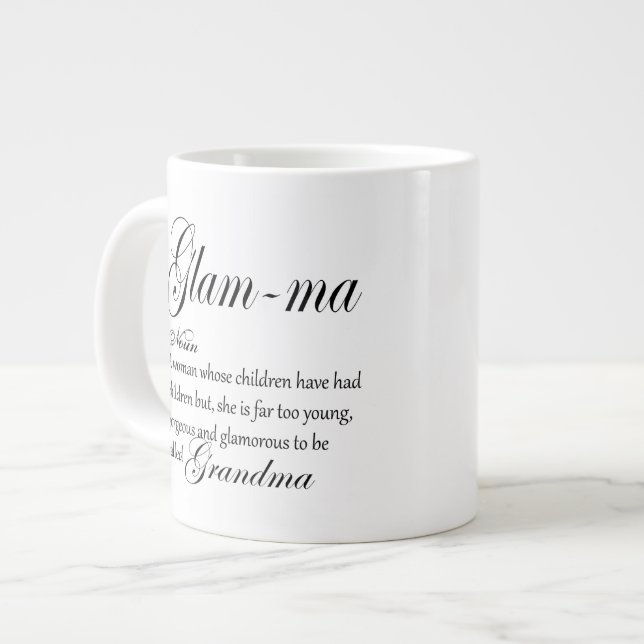 GLAM-MA-Oma-Definition Jumbo-Tasse (Vorderseite Links)