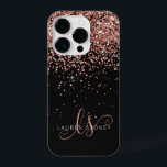 Glam Rose Gold Glitzer Elegantes Monogramm iPhone 14 Pro Hülle<br><div class="desc">Glam Rose Gold Glitter Elegant Monogram iPhone Case. Easily personalize this trendy chic phone case design elegant rose gold sparkling glitter on a black background. The design feys your handwritten script monogram with pretty swirls and name.</div>