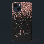 Glam Rose Gold Glitzer Elegantes Monogramm iPhone 13 Hülle<br><div class="desc">Glam Rose Gold Glitzer Elegant Monogram iPhone Case. Dieses schicke Gehäuse mit elegantem,  vergoldeten Glitzer in der Rose auf schwarzem Hintergrund ist einfach zu personalisieren. Das Design enthält Ihr handgeschriebenes Skriptmonogramm mit hübschen Wirbel und Namen.</div>