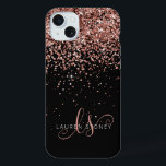 Glam Rose Gold Glitzer Elegantes Monogramm iPhone 15 Plus Hülle<br><div class="desc">Glam Rose Gold Glitter Elegant Monogram iPhone Case. Easily personalize this trendy chic phone case design elegant rose gold sparkling glitter on a black background. The design feys your handwritten script monogram with pretty swirls and name.</div>