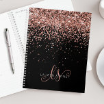 Glam Rose Gold Glitzer Elegantes Monogramm Planer<br><div class="desc">Glam Rose Gold Glitzer Eleganter Monogram Planer Einfach personalisieren Sie dieses schicke Design mit elegantem,  vergoldeten Glitzer aus der Rose auf schwarzem Hintergrund. Das Design enthält Ihr handgeschriebenes Skriptmonogramm mit hübschen Wirbel und Namen.</div>