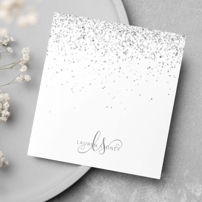 Glam Silver Glitzer Monogram Name Notizblock (You’ll love this dazzling silver glitter notepad. It’s a great way to express your personality.)