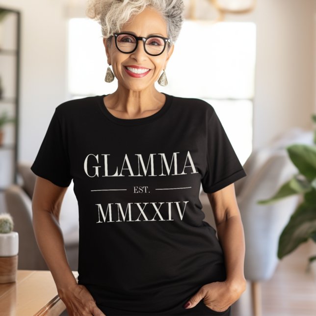 Glamma römisches Jahr T-Shirt (Von Creator hochgeladen)