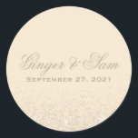 Glamour Champagner Glitzer Wedding Stickers<br><div class="desc">Glamouröse moderne Champagner-Glitzer Hochzeitsaufkleber. Schöner, raffinierter Champagner mit Glitzer-Akzenten. Dieses Glitzer Hochzeitsdesign ist Teil der Hochzeitskollektion unseres Glitzer bei Metro-Events auf Zazzle. Zusätzliche Hochzeitslieferungen stehen zur Verfügung. Für benutzerdefinierte Farben und Designs wenden Sie sich bitte an Metro-Event.com Bitte sehen Sie Ihr Design in den Grenzen und/oder Rasteransicht, bevor Sie Ihre...</div>