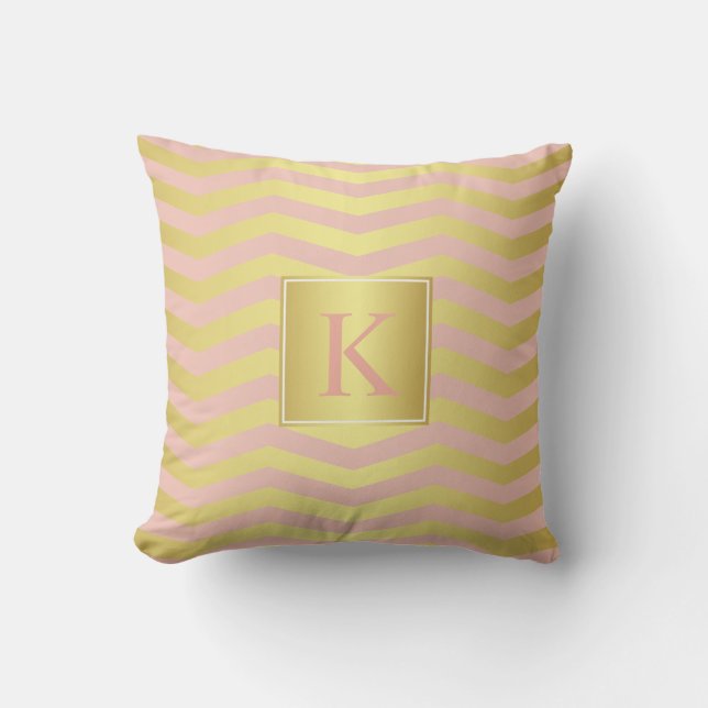Glamour Pink und Gold Chevronen mit Monogramm Kissen (Vorderseite)