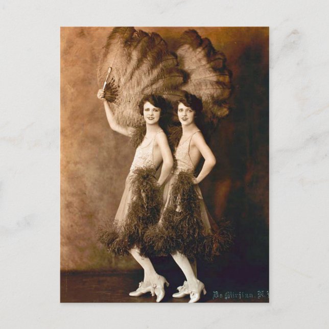 Glamour Vaudeville Dancer Duo Vintag Feathers Postkarte (Vorderseite)