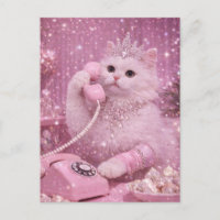 Glamouröse Prinzessinnenkatze benutzt rosa Telefon