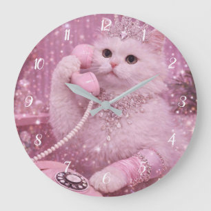 Glamouröse Prinzessinnenkatze benutzt Telefon Große Wanduhr