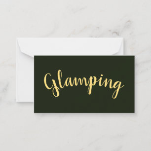 GLAMPING Fun Text über waldgrünes Hintergrund Mitteilungskarte