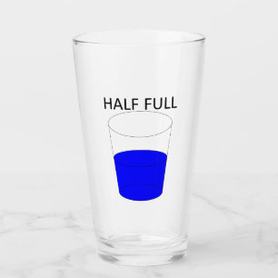 Glas halb voll