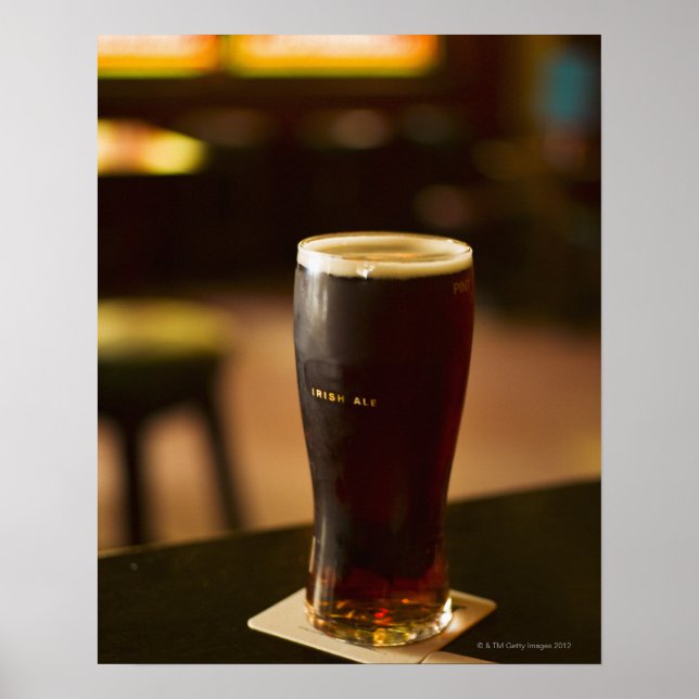 Glas irischer Herkunft in Pub Poster (Vorne)