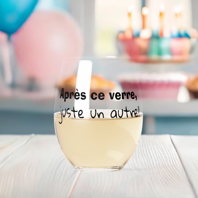 Glas mit humortischem Wein (Insitu (Baby Party))