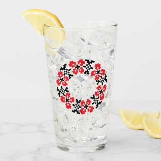 Glas mit ukrainischem Design