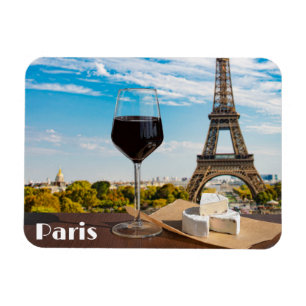 Glas Wein mit Brikenkäse auf dem Eiffelturm Magnet