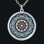 Glasfenster Kaleidoskop5-Kette Versilberte Kette<br><div class="desc">Ein wunderschönes Kaleidoskop-Design aus einem Foto eines schönen Buntglasfensters in der Dame der Siegesskirche in Lackawanna,  New York. ( Weitere Informationen über diese phantastische Basilika finden Sie unter www.OurLadyofVictory.org )</div>
