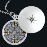 Glasfenster Kaleidoskop7-Kette Medaillon<br><div class="desc">Ein wunderschönes Kaleidoskop-Design aus einem Foto eines schönen Buntglasfensters in der Dame der Siegesskirche in Lackawanna,  New York. ( Weitere Informationen über diese phantastische Basilika finden Sie unter www.OurLadyofVictory.org )</div>