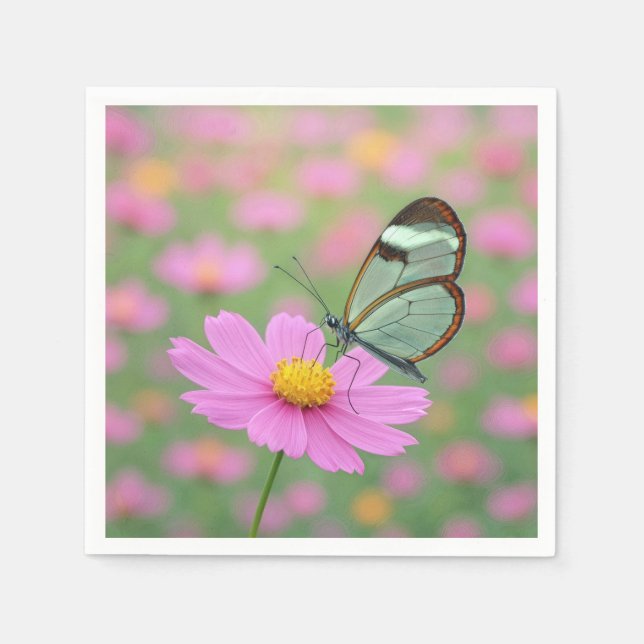 Glasflügelschmetterling auf einer Kosmee Serviette (Vorderseite)
