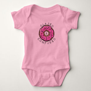 Glasig-glänzendes und verwirrtes baby strampler