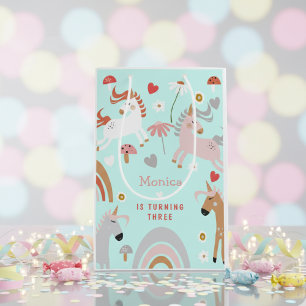 Glaube an den magischen Einhorn-Kindergeburtstag Mittlere Geschenktüte