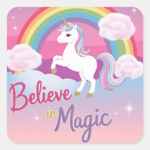 Glaube an Magie mit Einhorn und Regenbogen Quadratischer Aufkleber