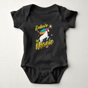 Glaube an magische süße Einhörner Baby Strampler