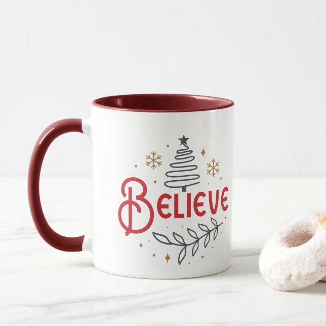Glaube an magische Weihnachten Moderne Typografie  Tasse (Mit Donut)