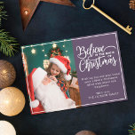 Glaube an Weihnachtsmagie 2 Fotos Violett Feiertagskarte<br><div class="desc">Moderne Urlaubskarte mit einem Ihrer Lieblingssendungen der Weihnachtsfamilie auf den links,  ergänzt durch die Worte "Glaube an die Magie der Weihnachtszeit" auf der rechten Seite über einem modernen violetten Hintergrund,  anpassbar mit Ihrer eigenen Begrüßungsbotschaft. Sie können ein weiteres Bild auf der Rückseite der Karte hochladen.</div>