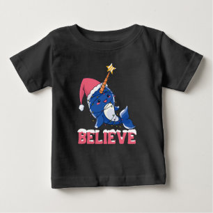 Glaube Narwhal Weihnachtsschneefieber-Lichter Baby T-shirt
