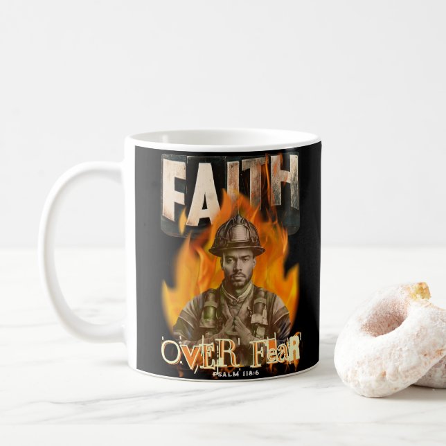 Glaube über Angst Feuerwehrmann Christlicher Glaub Kaffeetasse (Mit Donut)