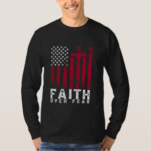 Glaube über Angst inspirierendes Christliches Zita T-Shirt