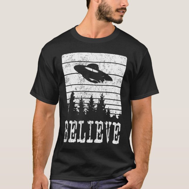 glauben Distressed Style Extraterrestrial UFO T-Shirt (Vorderseite)
