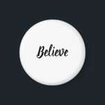 Glauben minimalistische Typografie schwarz-weiß Magnet<br><div class="desc">Das Wort Glaube minimalistische Typografie ist in Schwarz und Weiß für Ermutigung.</div>