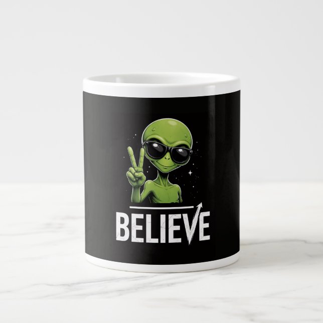 Glauben Sie an uns Jumbo-Tasse (Vorderseite)