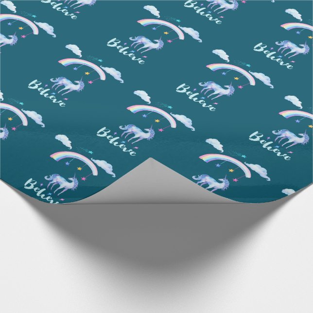 Glauben Sie mit einem Wasserfarbeneinhorn unter ei Geschenkpapier (Ecke)