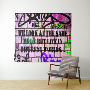 Gleicher Mond, verschiedene Welten, bunte Graffiti Wandteppich