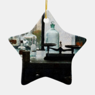Gleichgewicht und Flaschen im Chem Labrador Keramik Ornament