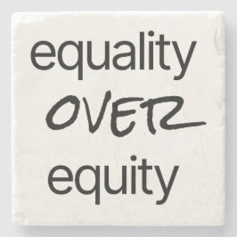 Gleichheit gegenüber dem Untersetzer "Equity Stone