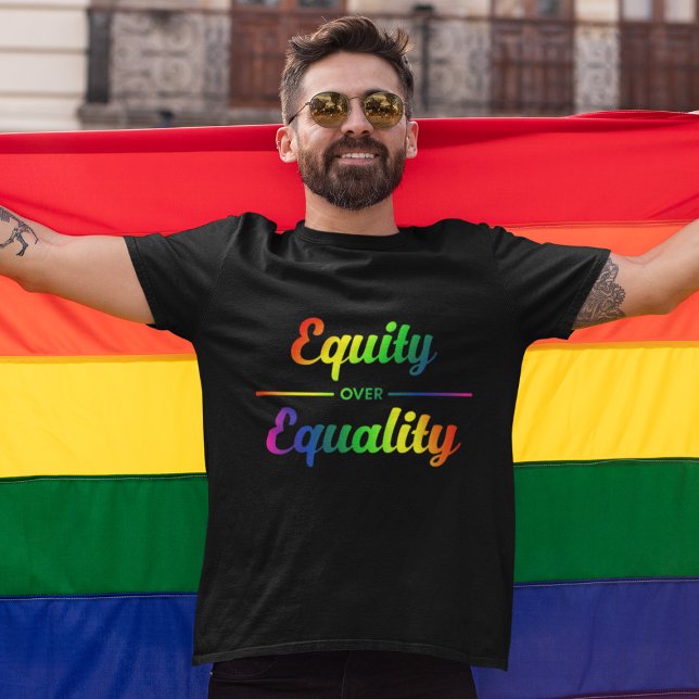 Gleichheit gegenüber qualitativ hochwertigen LGBT T-Shirt (Von Creator hochgeladen)