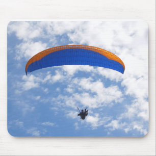 Gleitschirmfliegen in den Wolken 2 Mousepad