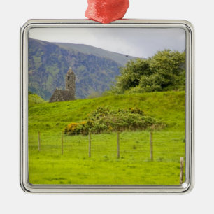 Glendalough, Irland. Glendalough ist eines Ornament Aus Metall