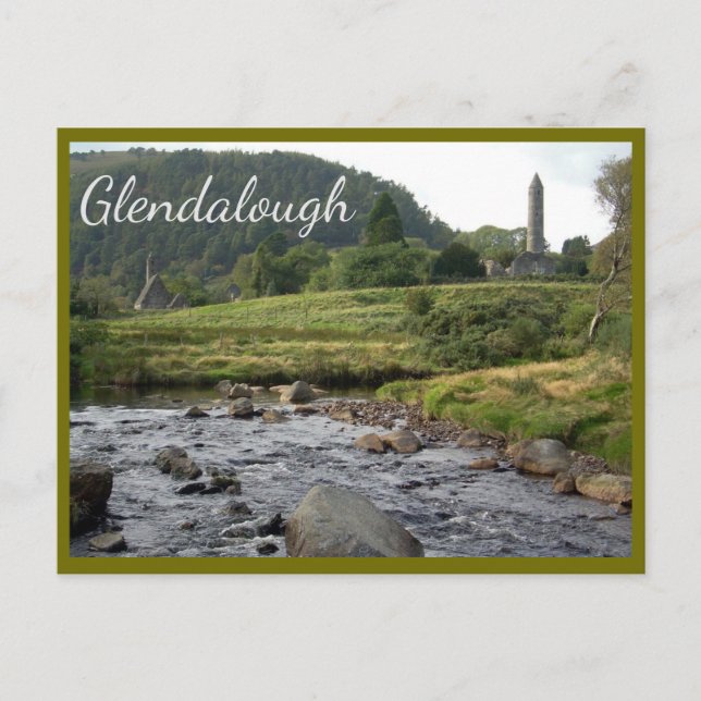 Glendalough Ruins mit Text Postkarte (Vorderseite)