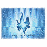 Gletschersee Fotoskulptur Magnet<br><div class="desc">Ein außergewöhnliches, einfaches, blaues und weißes Fraktal, das einen Schmelzwassersee in einem Tal zwischen gletscherbedeckten Bergen suggeriert. Fügen Sie Ihren eigenen Text hinzu.</div>