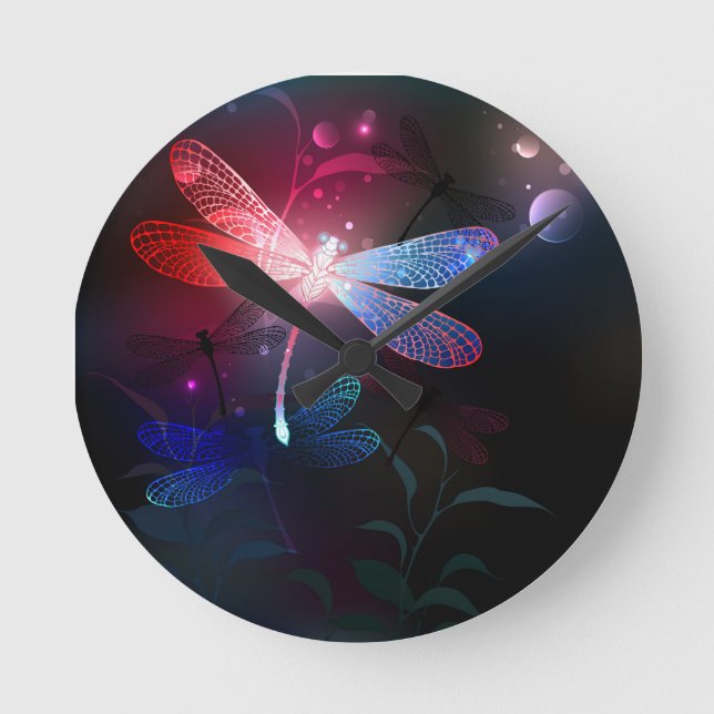 Glimmerne Rote Libelle Runde Wanduhr (Vorderseite)