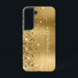 Glitterie Foil Girly Signature Samsung Galaxy Hülle<br><div class="desc">Girly Imitate funkelnd vergoldeten Glitzer-Highlights auf der links Kante mit einer goldgelben Ober gebürsteten Metal-Folie. Die moderne, mädchenhafte Unterschrift besticht durch einen eleganten Schriftart aus weißer Kalligraphie mit dekorativen Schwänzen in vertikaler Form. Passen Sie die Stile des Schriftartes an oder verschieben Sie die glitzernden Grafiken, um Ihre eigene Telefonanlage zu...</div>