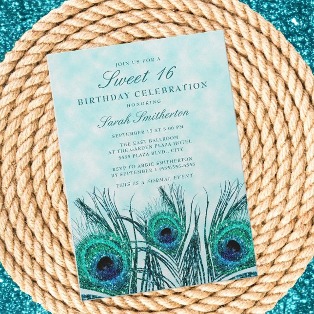 Glittery Aquamarin Blue Peacock Feathers Sweet 16 Einladung (Teal peacock feathers Sweet 16 birthday invitation)
