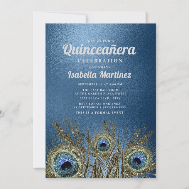 Glittery Blue Gold Peacock Feathers Quinceañera Einladung (Vorderseite)