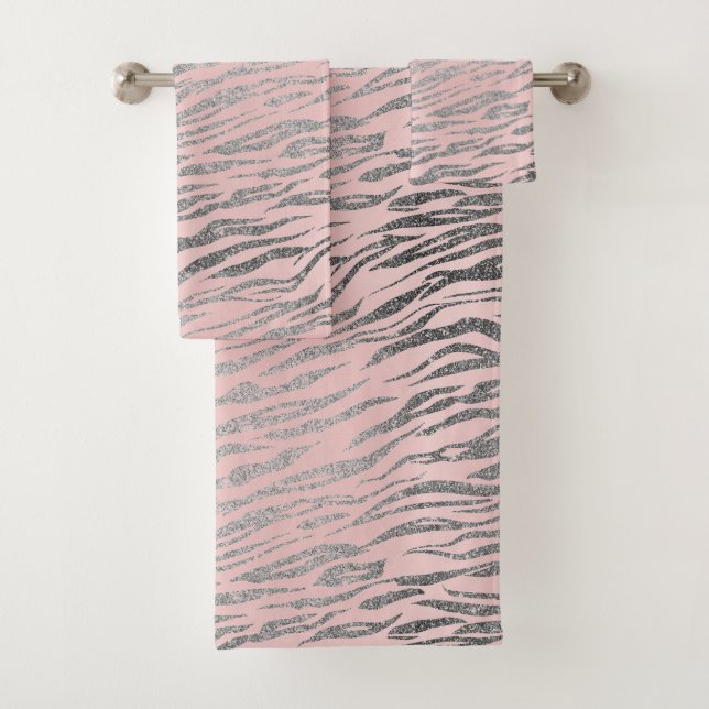 Glittery Silver Zebra Print on Pink Blush Badhandtuch Set (Insitu)